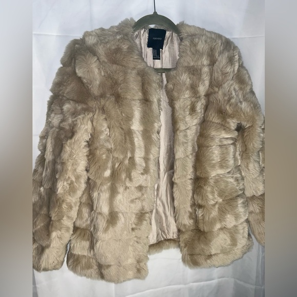 Fur Jacket! - Picture 9 of 9